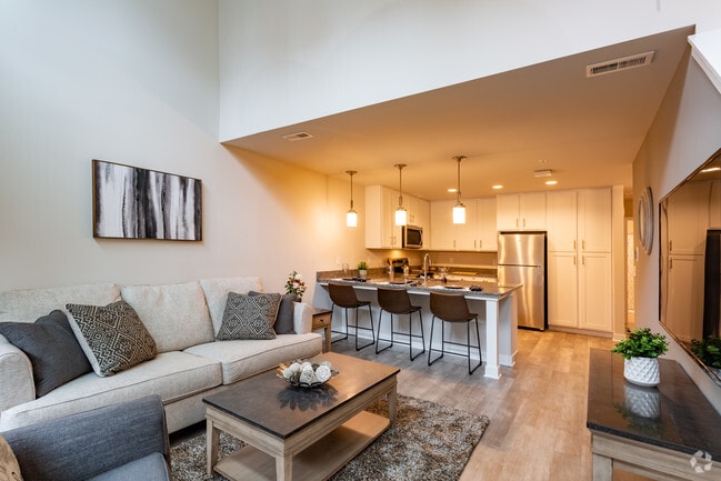2BR, 2BA