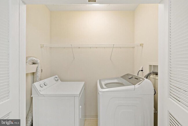 Photo - 1600 Arch St Unit 1716