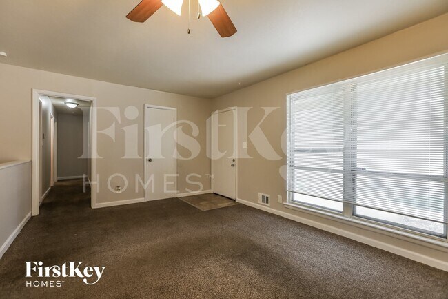 Photo - 10111 E 77th Terrace