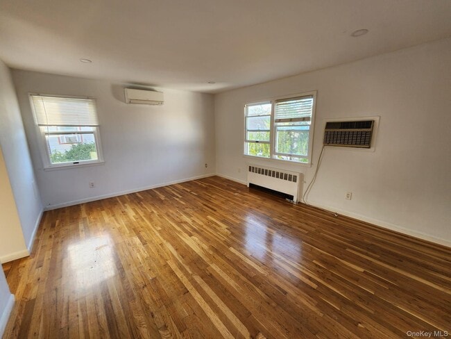 Photo - 544 Cedarwood Dr