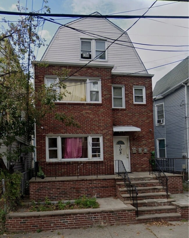 Photo - 305-307 Sanford Ave Unit 2