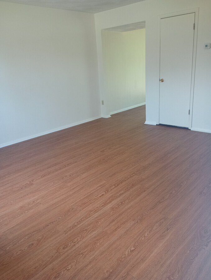 Photo - 181 Clinton Rd Unit Swiss Garden Town Homes