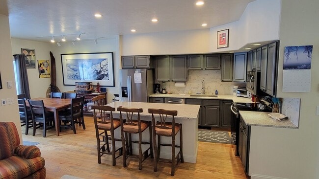 Photo - 910 Powder Valley Rd