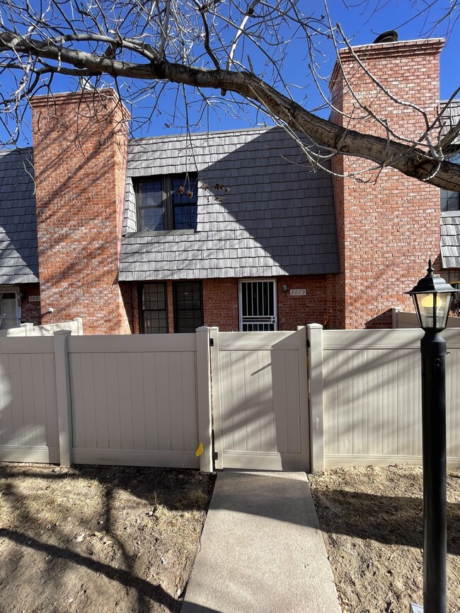 Building Photo - 2079 Sussex Ln