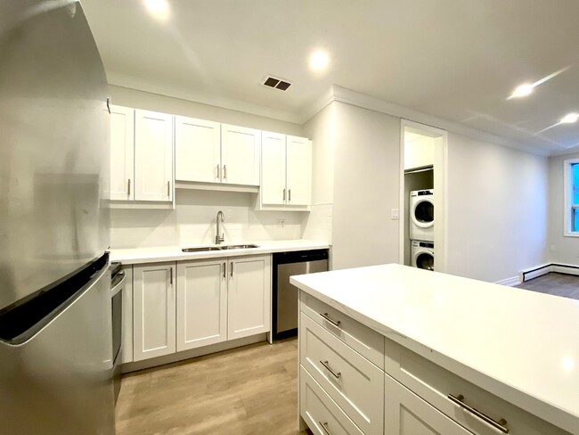 Photo - 307- 112 St Joseph Dr Hamilton ON L8N 2E7