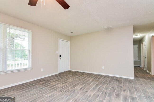 Photo - 3717 Paddington Trail