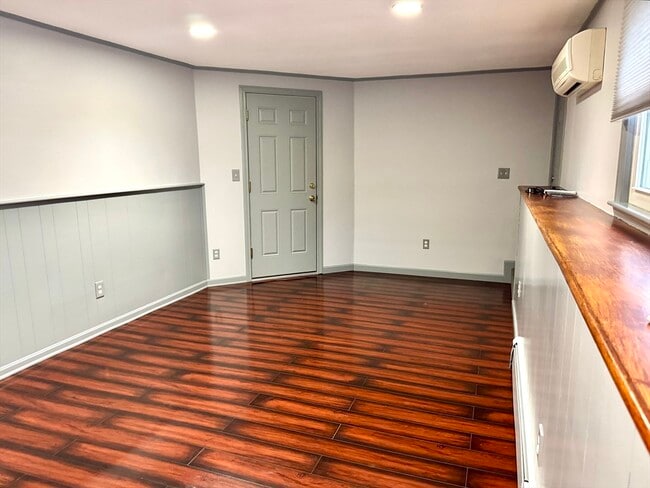 Photo - 136 Cecilian Ave Unidad 1