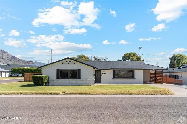 Building Photo - 1455 E Tuckey Ln Rental