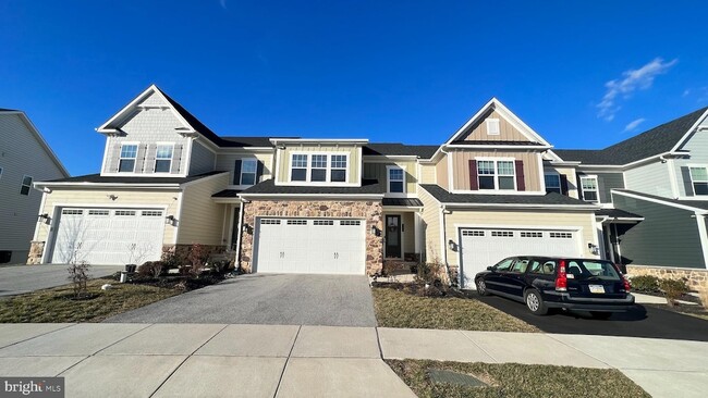 Building Photo - 730 Quarry Point Rd