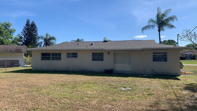 Photo - 313 NW Tyler Ave