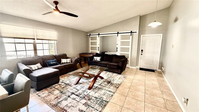 Photo - 5470 Pine Cir