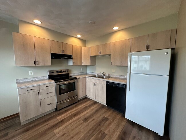 Photo - 1102 8th St Ct Unit Apartment 3