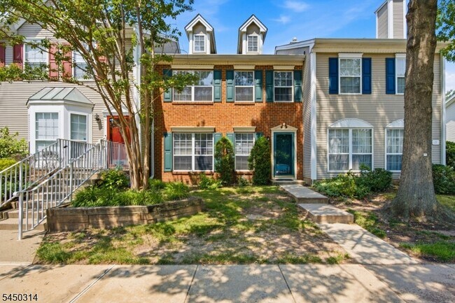 Building Photo - 9 Balboa Ln