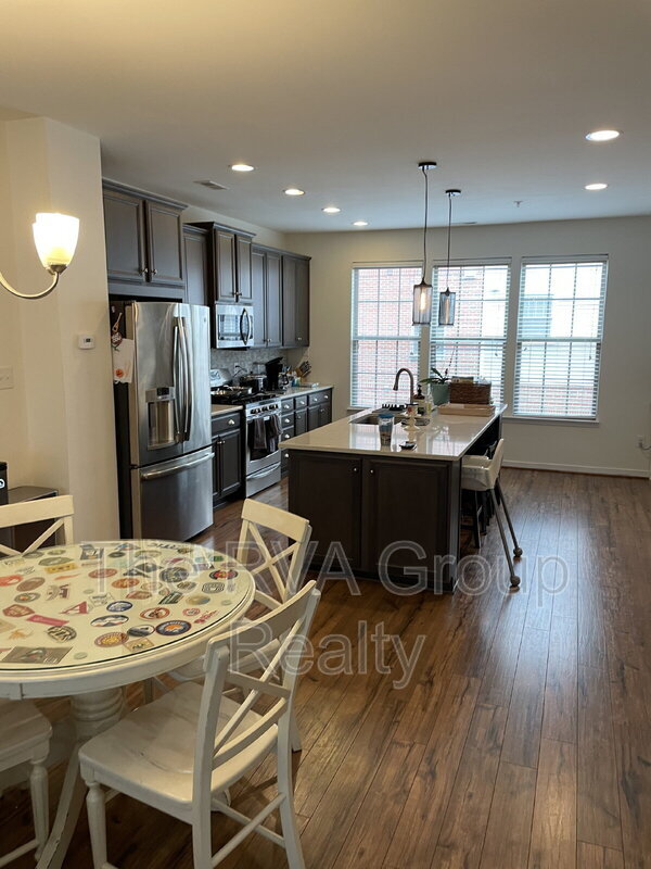 Photo - 4941 Old Main St