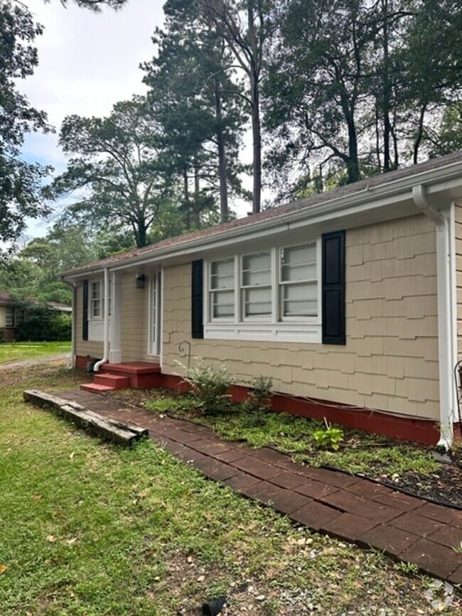 Building Photo - Downtown Gainesville Bungalow Rental