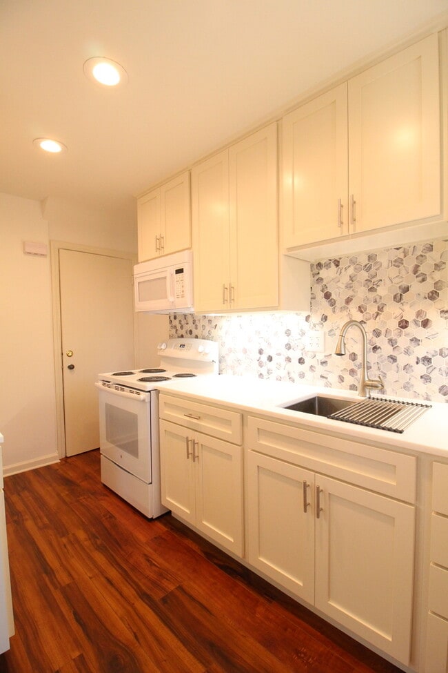 Photo - COMING SOON Condo in UA School District! Unit 230