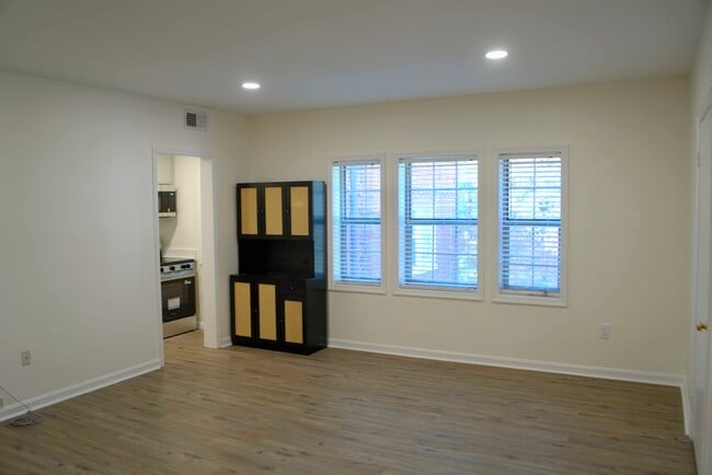 Photo - 1728 N Rhodes St Unit 281