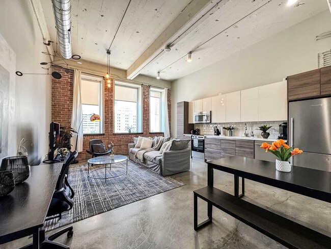 Building Photo - 555 Evergreen St Unit ID1231703P Rental