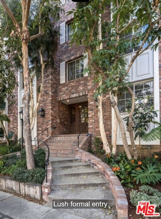 Photo - 1375 Kelton Ave Unidad 407