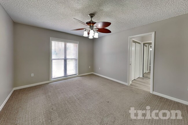 Photo - 352 N Fork Pl