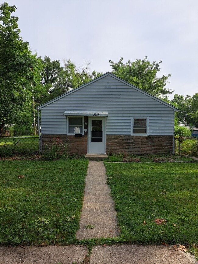 Building Photo - 2 BR House near Parkview Hospital Randallia