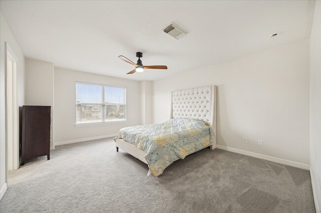 Building Photo - 17923 Hollow Hill Ln