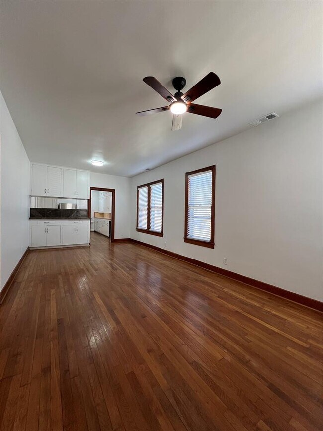 Photo - 3710 Harmon Ave