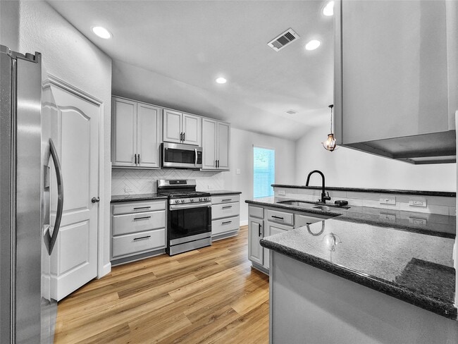 Photo - 922 Fife Dr