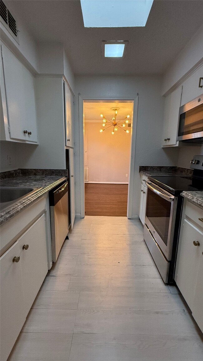 Photo - 2744 Briarhurst Dr Unit 2