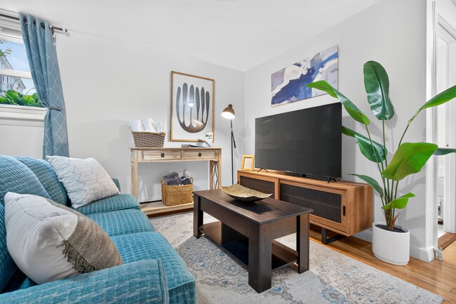 105 Chestnut St Unit 2B
