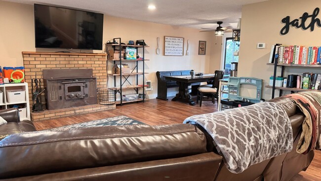 Photo - Fantastic Home Close to Schools, Shopping ...