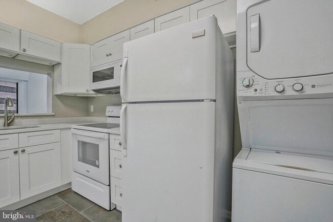 Photo - 1805 Crystal Dr Unit 515S