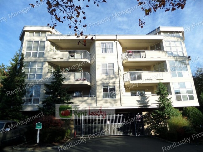 Building Photo - Gorgeous 2 Bedroom Condo with Secured Parking in Unbeatable Bellevue Location!! Unit 202