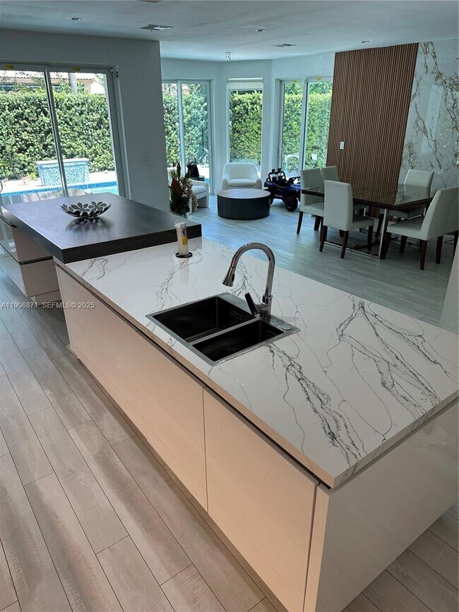 Photo - 7060 NW 107th Pl