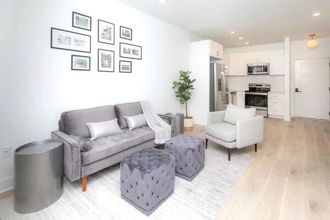 Photo - 1702 Light St Unidad 302
