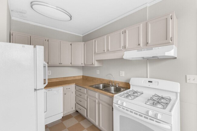 Photo - Charleston Court