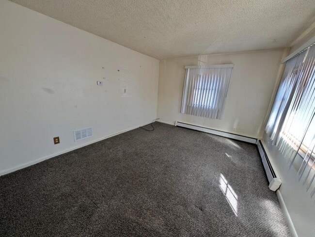 Photo - 319 N 8th Ave