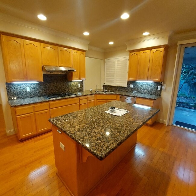 2604 Javan Ln
