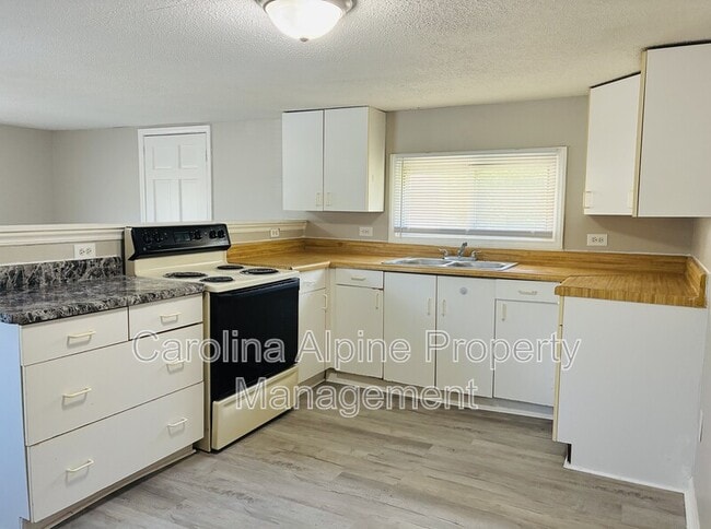 Photo - 618 Modena St