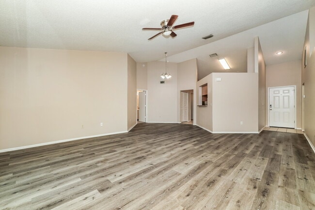 Photo - 12906 Longcrest Dr