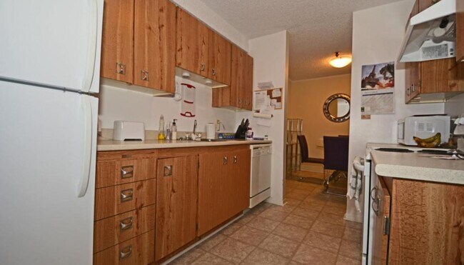 Photo - 294-300 Main Avenue