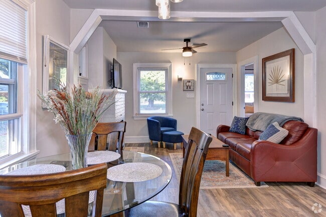 Building Photo - 335 Greenbriar Ave Rental