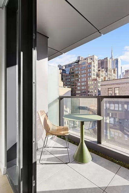 Photo - 300 W 30th St