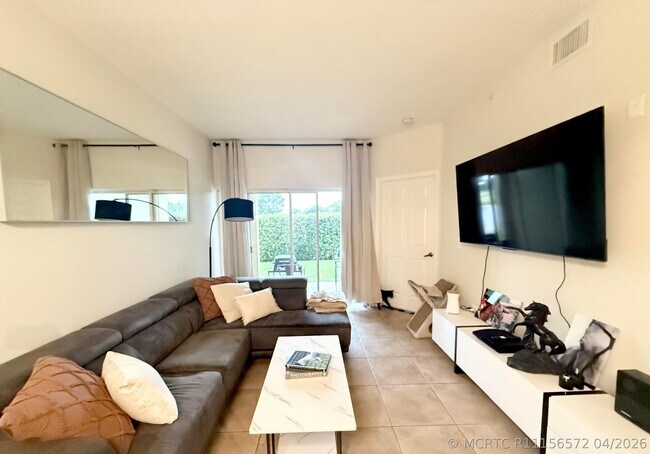Photo - 2100 Greenview Shores Blvd