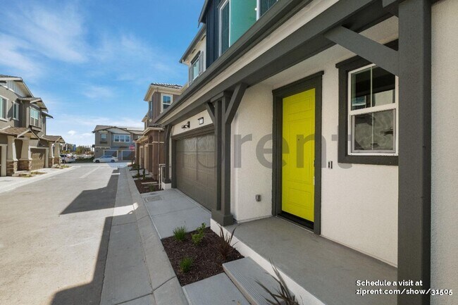 Photo - 146 W Ft Bragg Pl