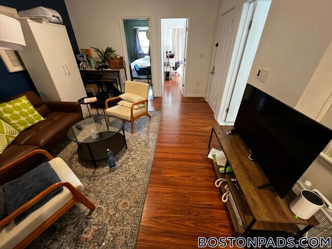 871 Harrison Ave Unit 2