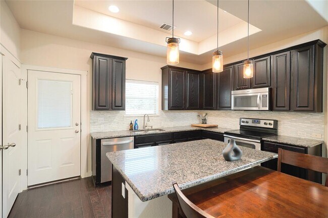 Photo - 16104 Travesia Way