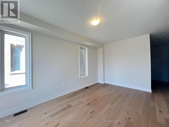 Photo - 2808 Tippett Mews