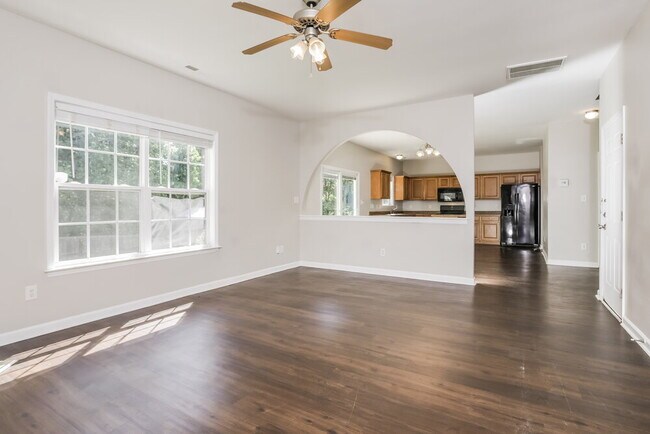 Photo - 318 Jewel Haven Way