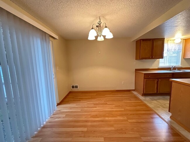 Photo - 2 Bedroom Condo in Lake Stevens! Unit 2
